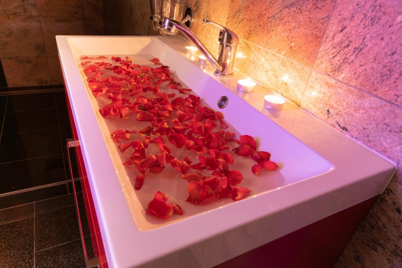 Romanticky Wellness Suite Hotel Heinz Dobris Extérieur photo