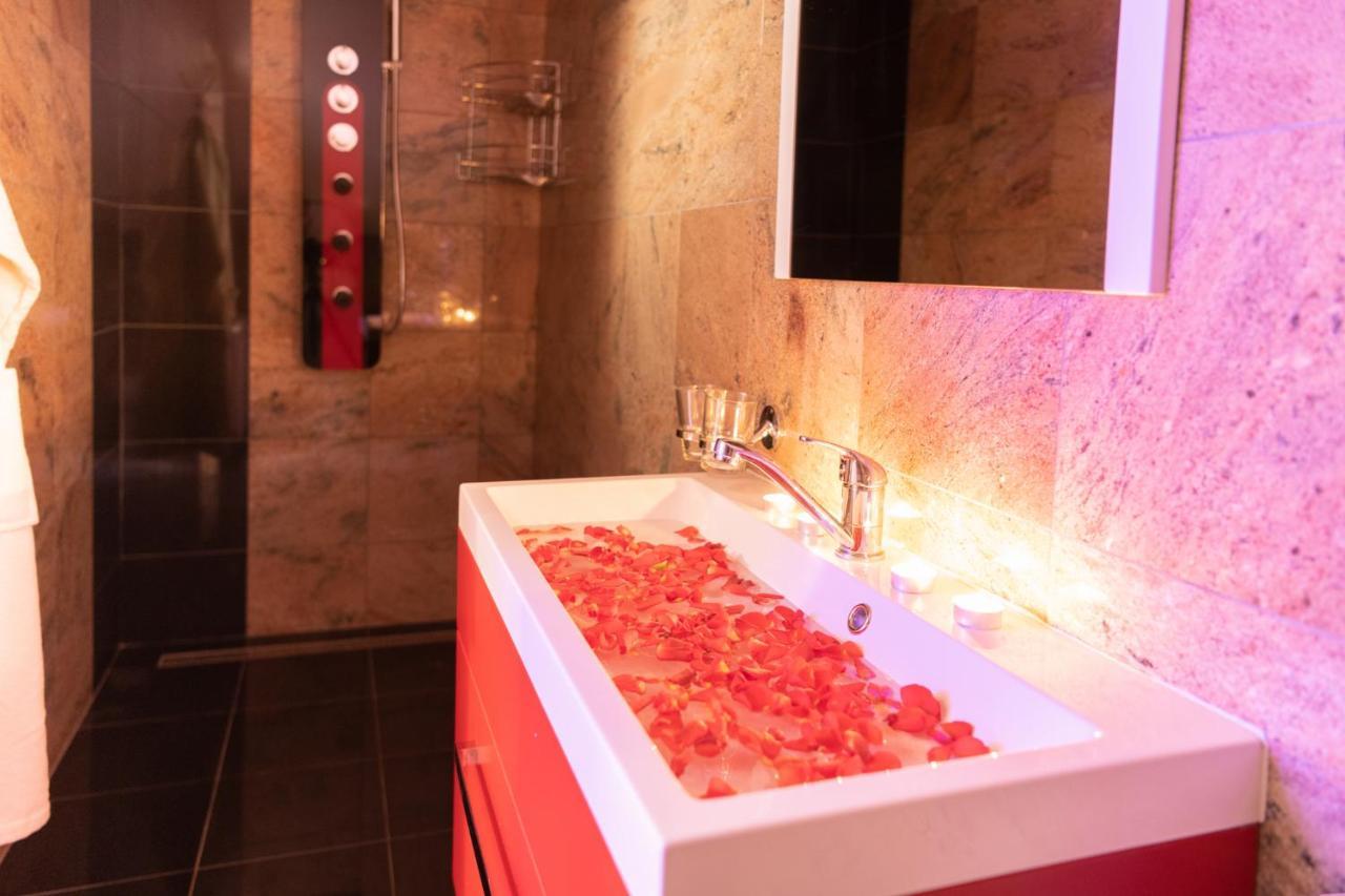 Romanticky Wellness Suite Hotel Heinz Dobris Extérieur photo